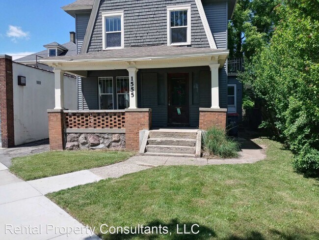 Foto del edificio - 3 br, 1 bath House - 1555 Lake Dr. SE