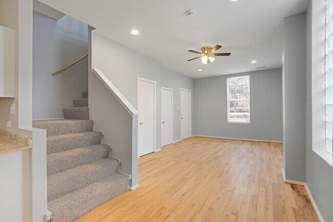 Foto del edificio - 2313 W McLean Ave