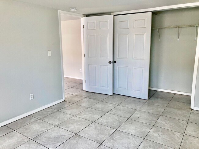 Foto del edificio - 5457 Erdrick St