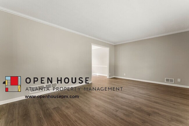 Building Photo - 5022 Lakeview Ct SW, Lilburn