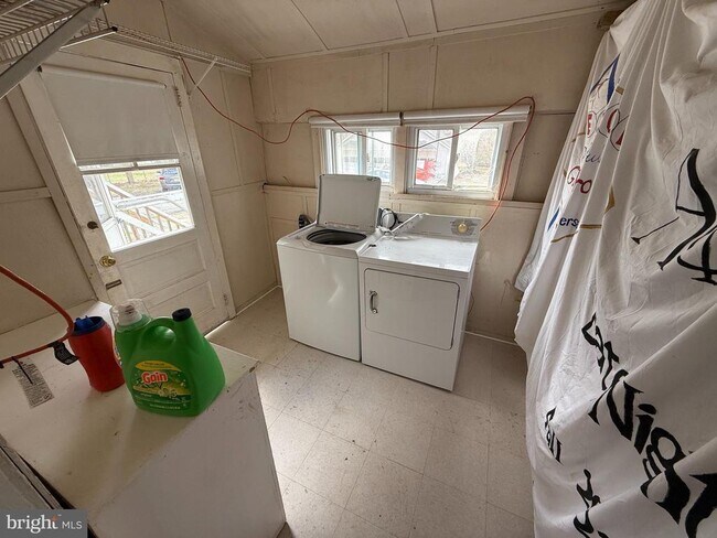 Foto del edificio - 310 University Blvd