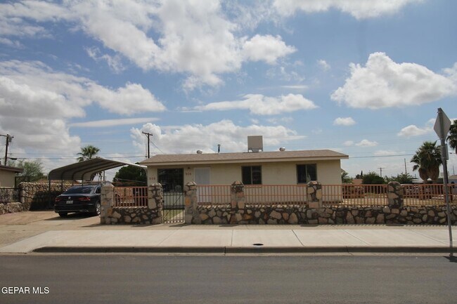 Foto del edificio - 906 Geronimo Dr
