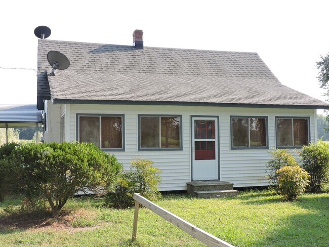 Building Photo - Email Linda@vacosold.com  or Call Office 8...
