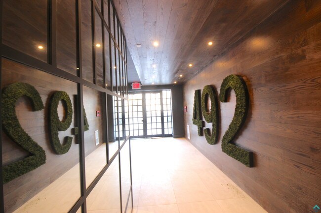 Foto del edificio - 490 Lefferts Ave