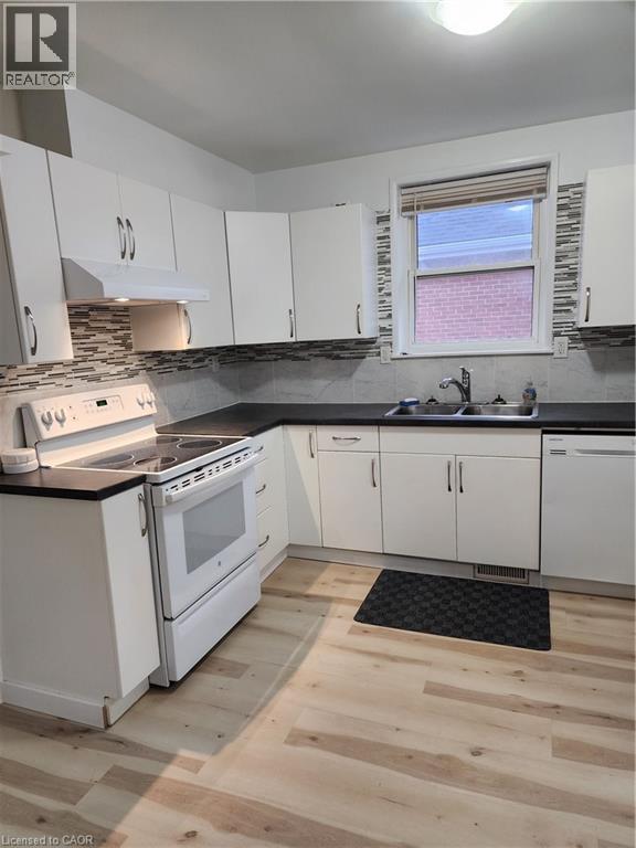 Building Photo - 25 W 4th St