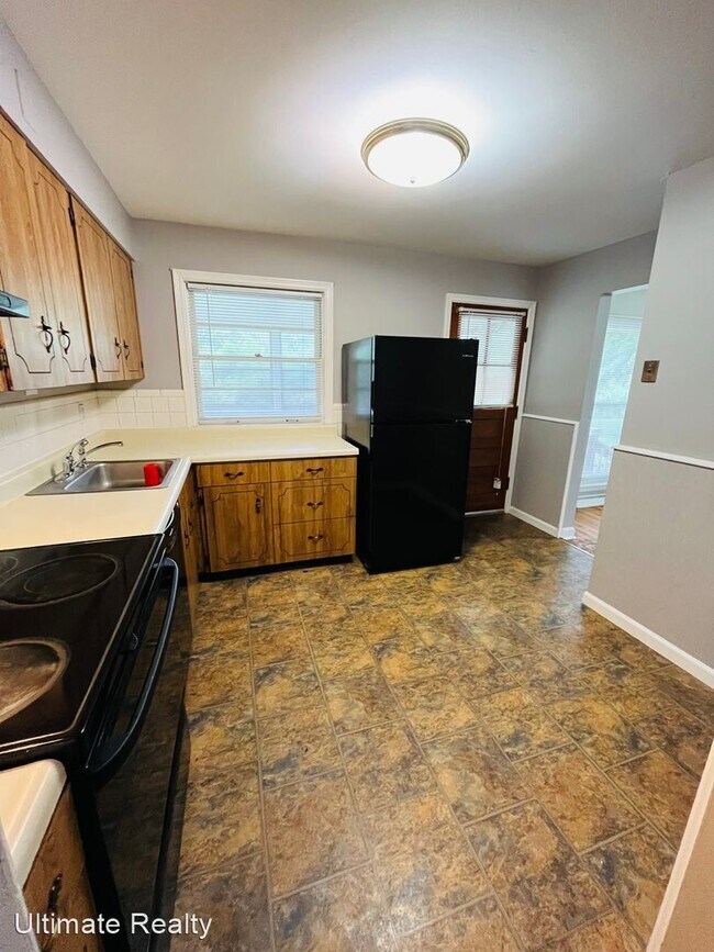Foto del edificio - 3 br, 1 bath House - 321 Royce Dr.