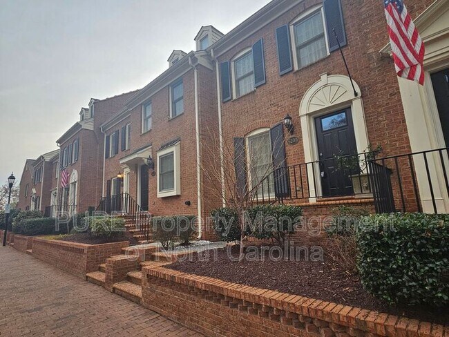 Building Photo - 520 N Poplar St