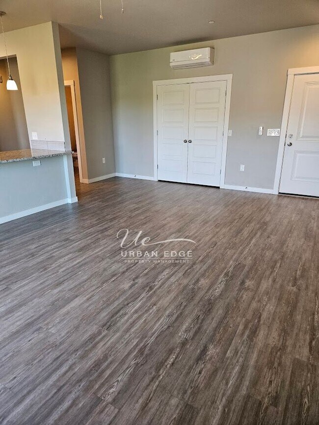 Foto del edificio - Maddyn E