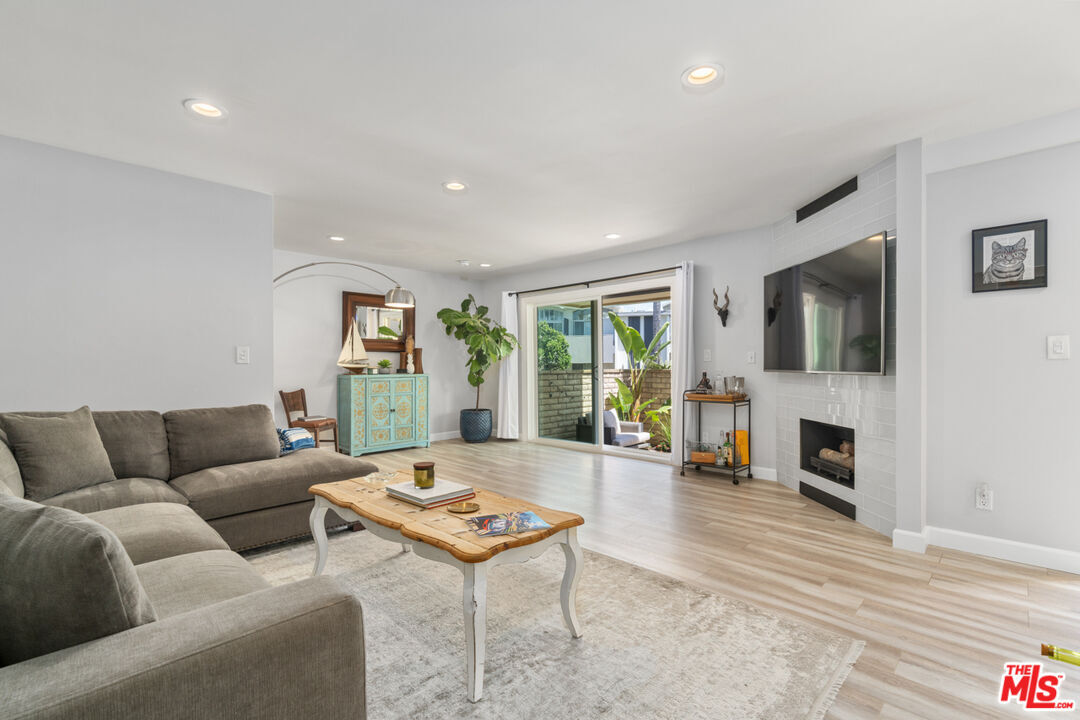 4727 La Villa Marina Unit A, Marina del Rey, CA 90292 Apartment for