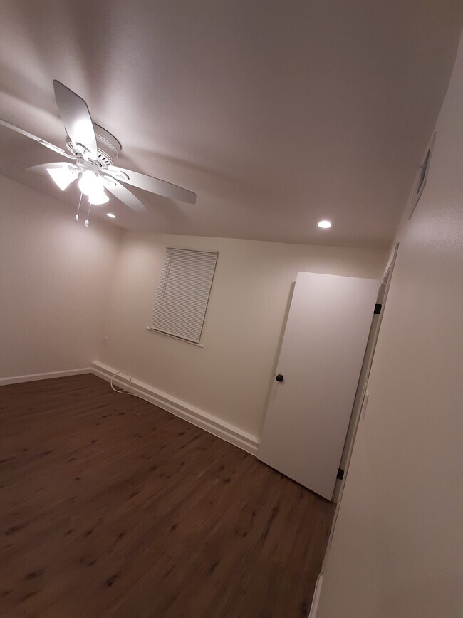 Foto del edificio - 17604 Cohasset St