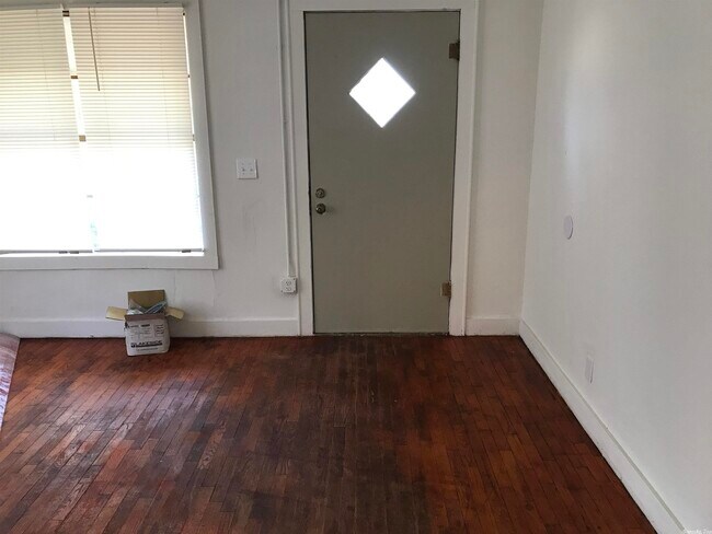 Foto del edificio - 422 W Walnut St