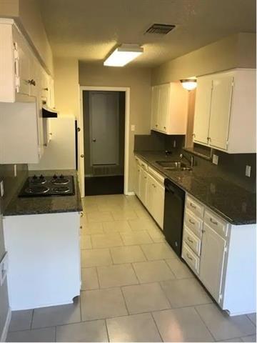 Building Photo - 1702 Wellington Ct