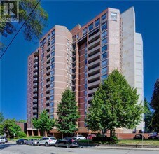 Building Photo - 222 Jackson St W