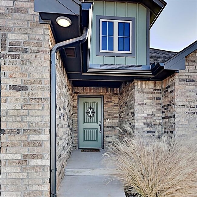 Building Photo - 16008 Iron Ridge Rd