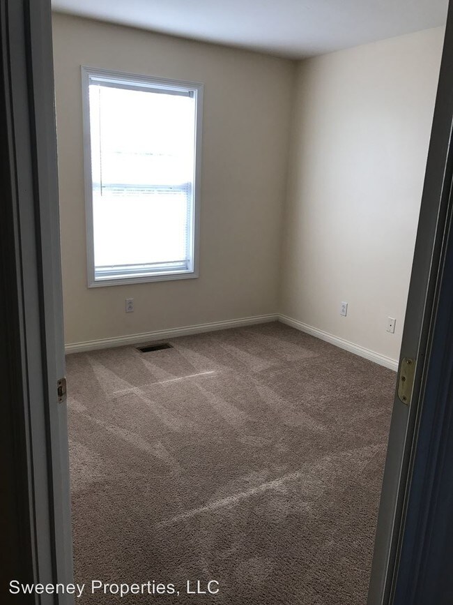 Building Photo - 258-258 Pinnacle Ct