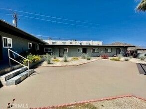 Building Photo - 36947 Melrose Dr