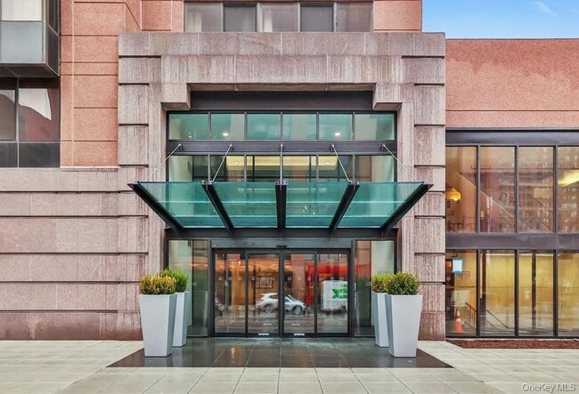 Foto del edificio - 4 Martine Ave