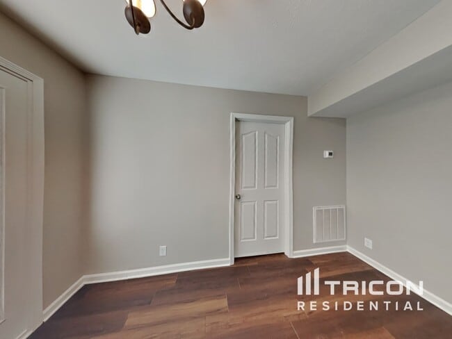 Building Photo - 820 Chickamauga Dr