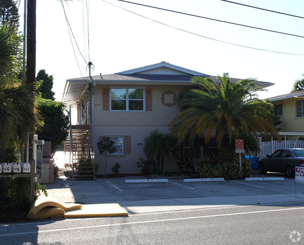 Building Photo - 9117 Midnight Pass Rd