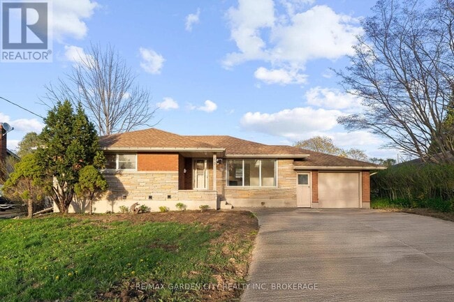 Building Photo - 60 Wakelin Terrace