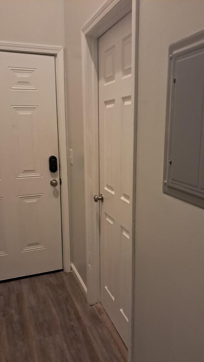 Building Photo - 624 Washington St