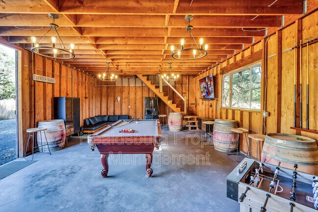 Building Photo - 30900 Pine Mountain Rd