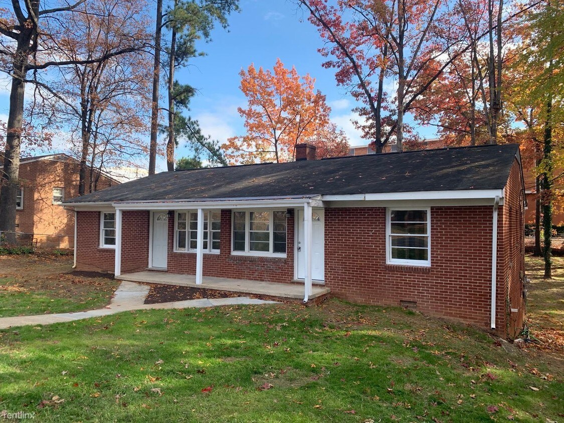 Foto principal - 1913 Cedar Hill Rd