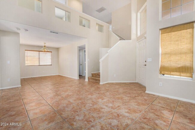 Building Photo - Charming 4 bedroom home in Goodyear!