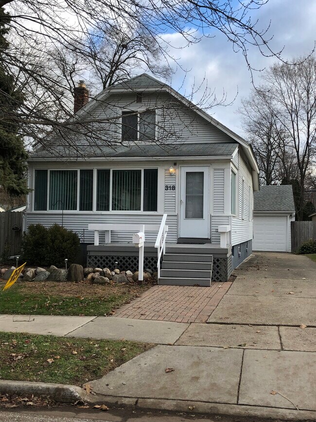 Building Photo - 318 N Gainsborough Ave