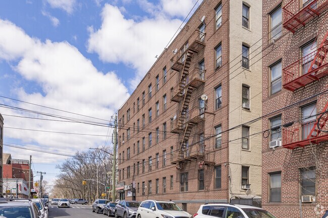 Foto del edificio - 6619-6623 Fort Hamilton Pky