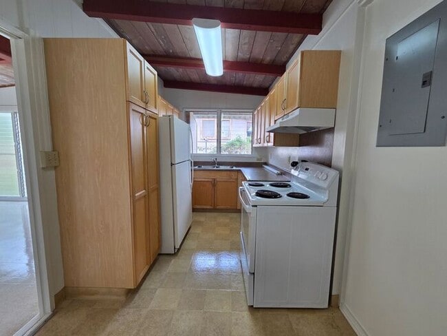 Foto del edificio - Momilani: 3 bedroom 1.5 bath duplex house w/ 2 car Tandem parking