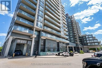 Building Photo - 9090-9090 Yonge St