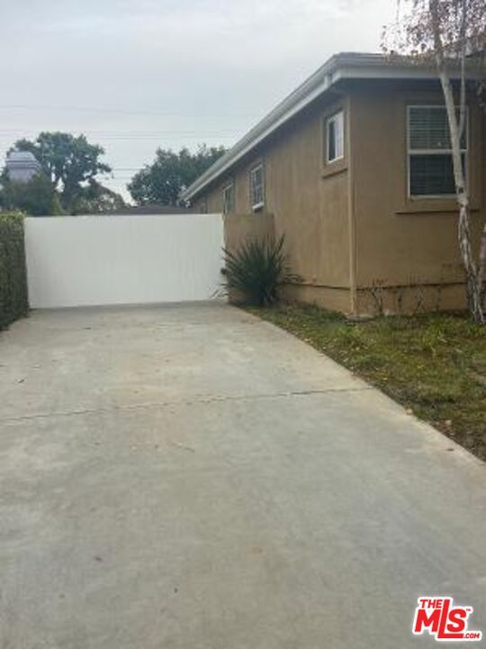 Building Photo - 12908 Rose Ave