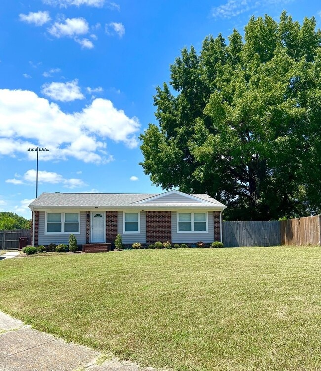 Foto del edificio - Renovated 3 Bedroom House in Chesapeake