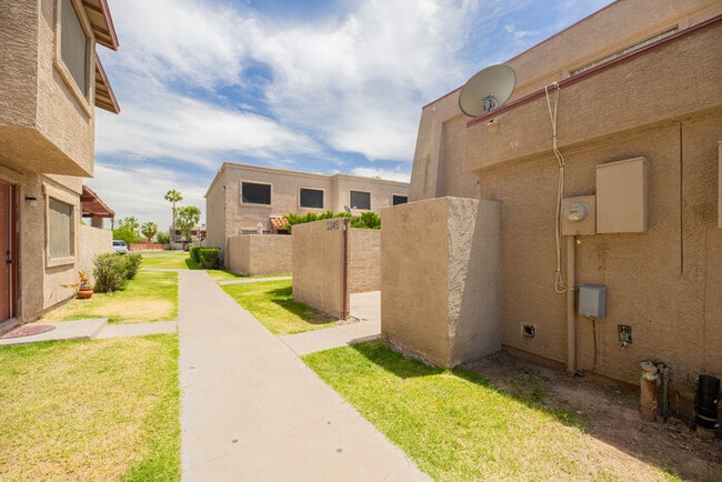 Building Photo - 5045 N 40TH AVE, PHOENIX AZ