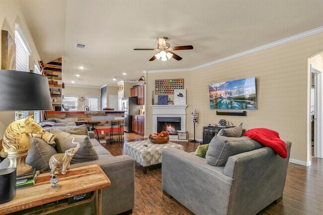 Foto del edificio - 9109 Holliday Ln