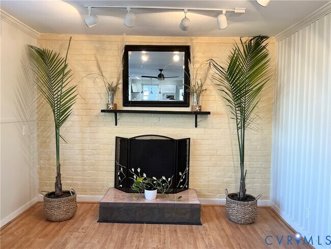 Foto del edificio - 36 Riverview Dr