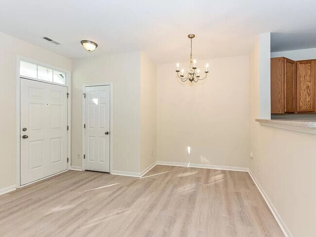 Foto del edificio - Charming 3BR Townhome in Raleigh