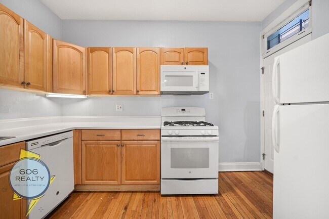Foto del edificio - 827 W Wrightwood Ave