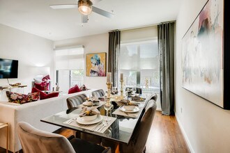 Building Photo - The Caroline