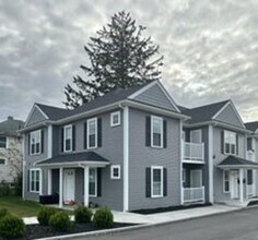 Building Photo - 1093 Main St
