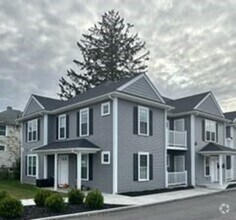 Building Photo - 1093 Main St