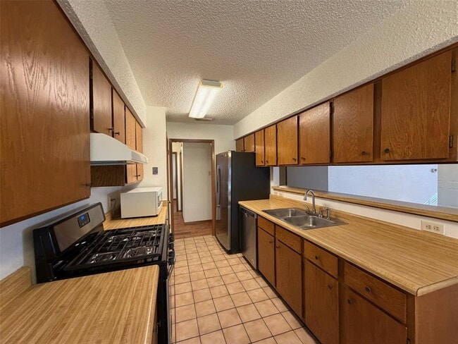 Building Photo - 5502 Honey Dew Terrace