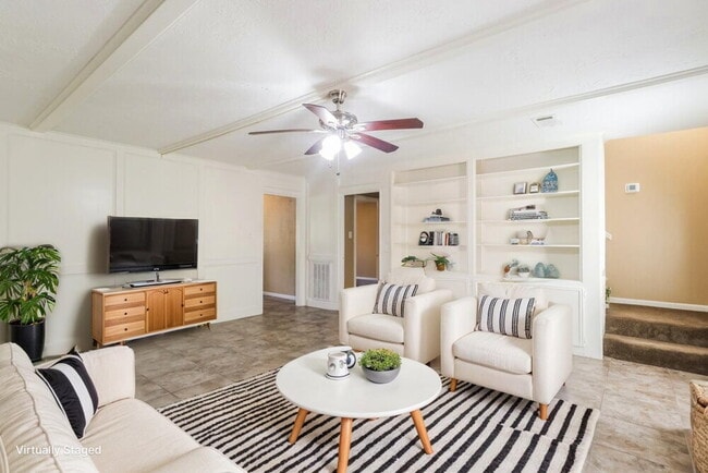 Foto del edificio - 6615 Seegers Trail Dr