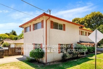 Building Photo - 1201 Rodeo Way