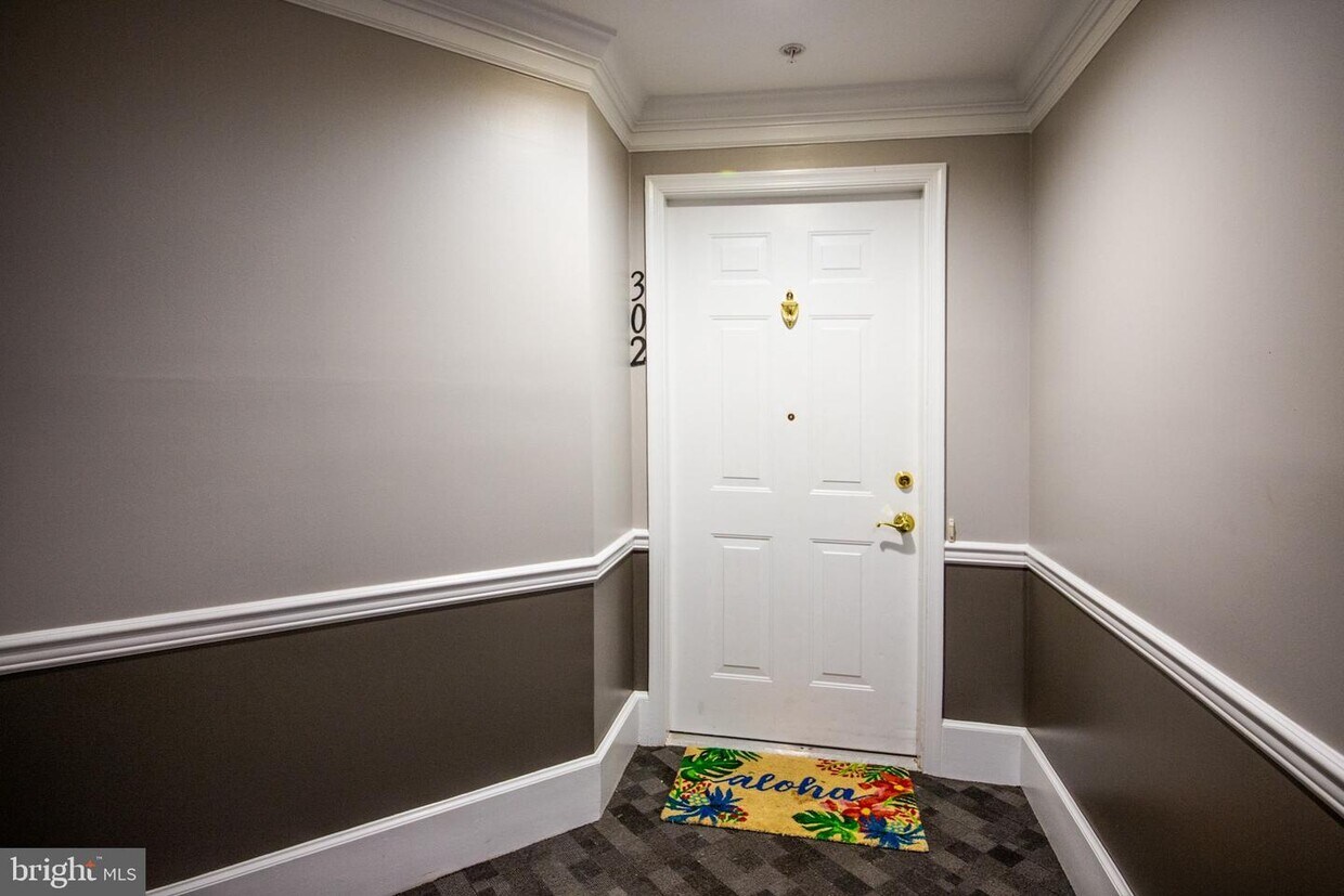 Primary Photo - 1304 Roundhouse Ln