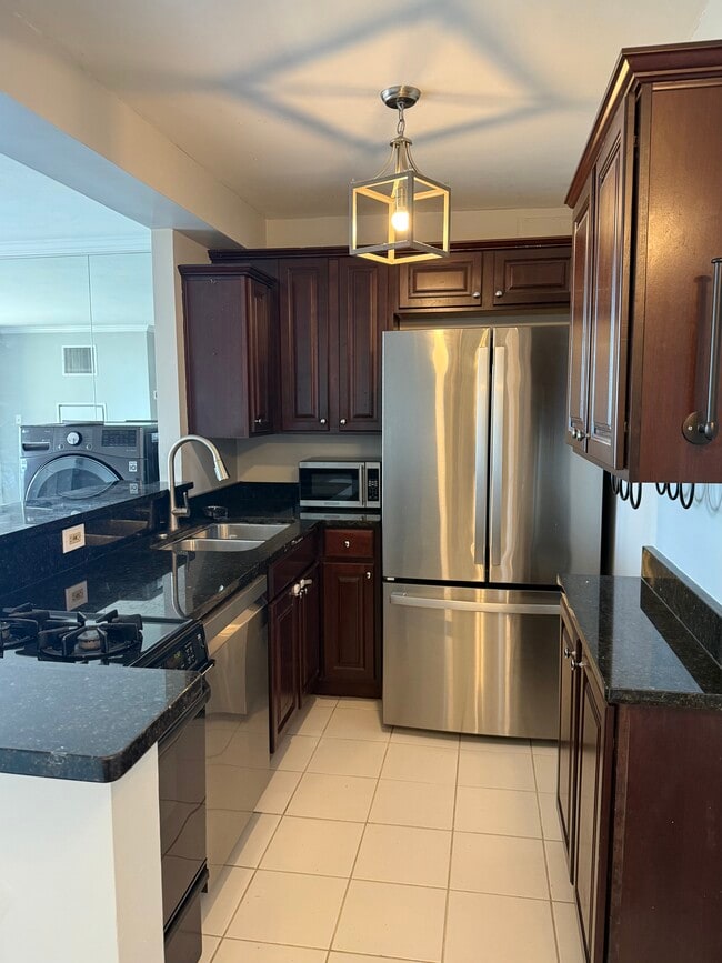 Kitchen - 620 Peachtree St NE