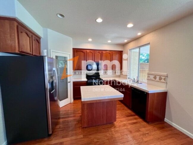 Building Photo - 2133 Beaujolais Ct