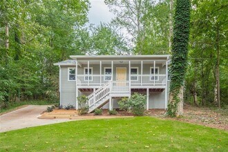 Building Photo - 2010 Lakeside Trail