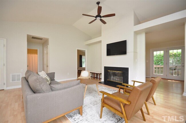 Building Photo - 304 Wax Myrtle Ct